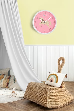 Büyülü At Çocuk Odası Duvar Saati - 35cm - Önü Camlı Beyaz Kasa - Sessiz Mekanizma