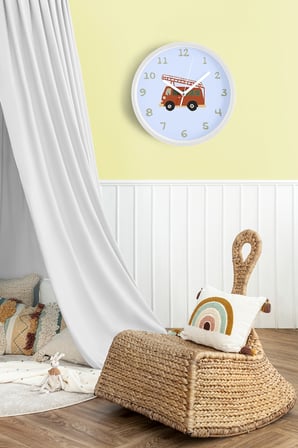 Kırmızı İtfaiye Aracı Çocuk Odası Duvar Saati - 35cm - Önü Camlı Beyaz Kasa - Sessiz Mekanizma