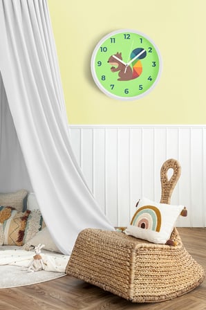 Sevimli Sincap Çocuk Odası Duvar Saati - 42cm - Önü Camlı Beyaz Kasa - Sessiz Mekanizma