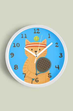 Tenisçi Kedi Çocuk Odası Duvar Saati - 35cm - Önü Camlı Beyaz Kasa - Sessiz Mekanizma