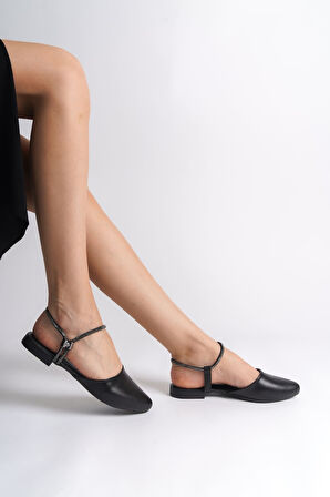 ARIANA Lastikli Ortopedik Rahat Taban Bilekten Taş Detaylı Kadın Babet Ayakkabı  CST - Siyah