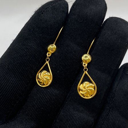 Salantılı Su Damlası Rüzgar Gülü Çiçek Altın Sallantılı Küpe 22 Ayar 1.11 Gram Kadın Hediye