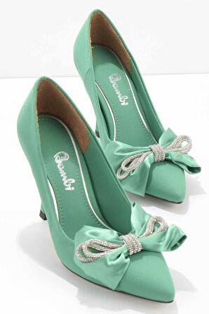 Bambi Mat Yesil Saten  Kadın Klasik Topuklu Ayakkabi K01189575138