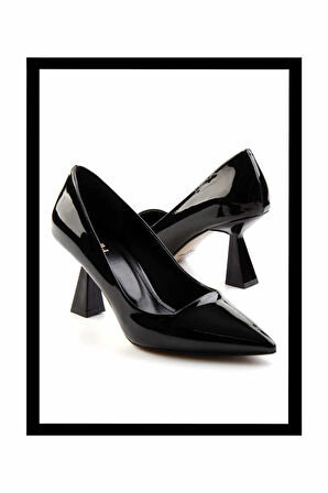 Siyah Rugan  Kadın Klasik Topuklu Ayakkabı K01231400008