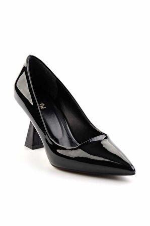 Siyah Rugan  Kadın Klasik Topuklu Ayakkabı K01231400008