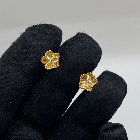 Yıldızlı Altın Küpesi 22 Ayar 1.04gr
