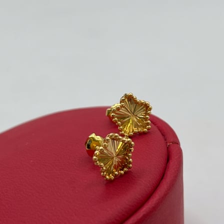 Yıldızlı Altın Küpesi 22 Ayar 1.04gr