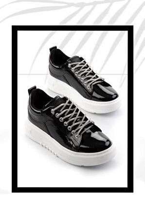 Siyah Kırışık Rugan  Kadın Sneaker K01345116008