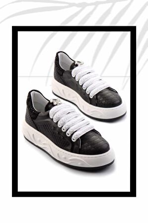 Siyah Hakiki Deri Kadın Sneaker K01459702103