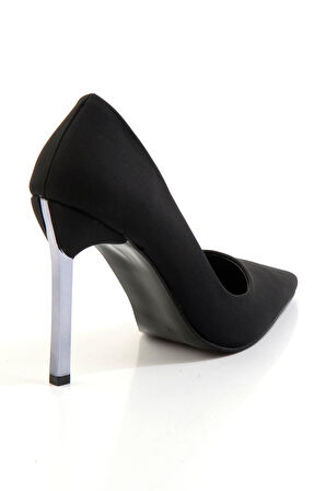 Mat Siyah  Kadın Klasik Topuklu Ayakkabı K01614100038