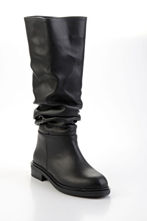 Siyah  Kadın Çizme K03021070109