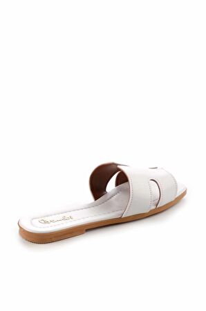 Bambi Beyaz  Kadın Terlik K04101000609