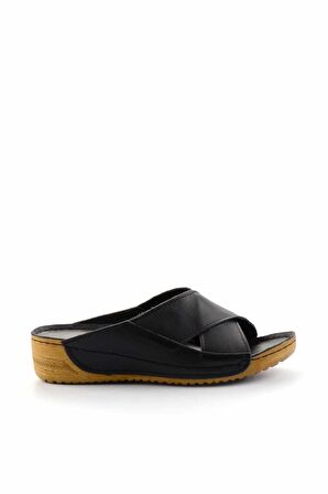 Siyah Hakiki Deri Kadın Terlik K04331031203