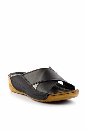Siyah Hakiki Deri Kadın Terlik K04331031203