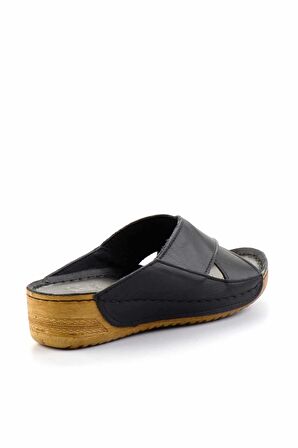 Siyah Hakiki Deri Kadın Terlik K04331031203