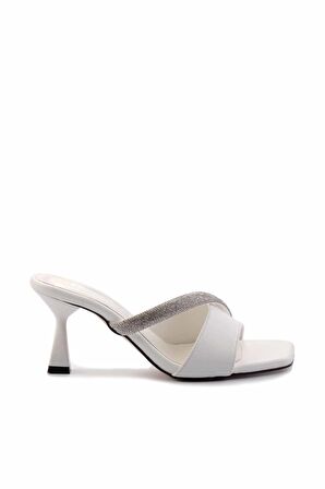 Beyaz  Kadın Terlik K04477055009