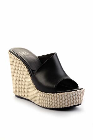 Siyah Hakiki Deri Kadın Terlik K04480091003