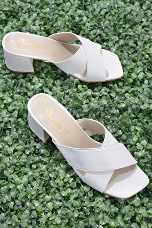 Bambi Beyaz  Kadın Terlik K04532115009
