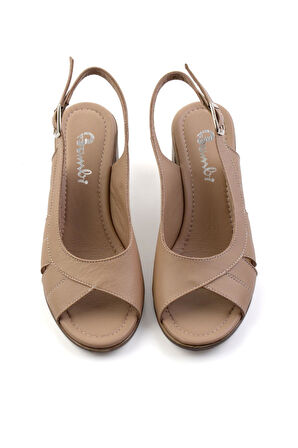 Bej Leather Kadın Klasik Topuklu Ayakkabı K05040030303