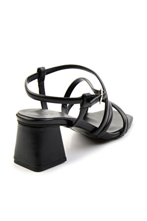 Siyah  Kadın Sandalet K05124002709