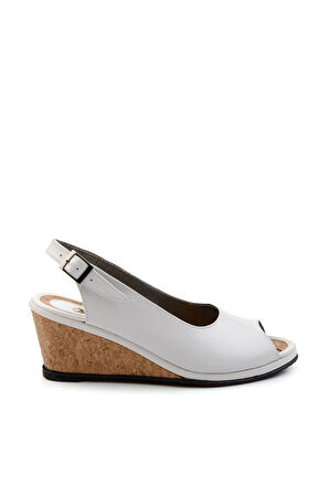 Beyaz Leather Kadın Sandalet K05582032103