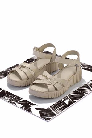 Bej Hakiki Deri Kadın Sandalet K05763092603