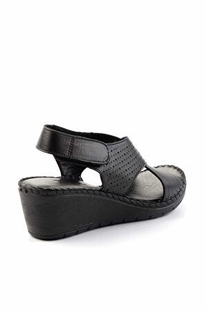 Siyah Hakiki Deri Kadın Sandalet K05809709303
