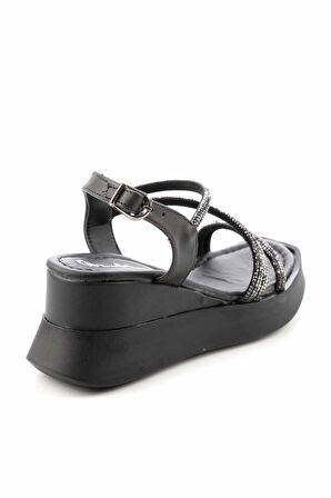 Bambi Siyah  Kadın Sandalet K05823070709