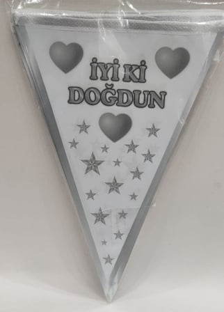 Premium Duvar Süsü Kutlama Objesi BEYAZ GÜMÜŞ ÜÇGEN FLAMA
