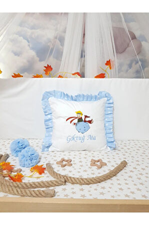 Nakışlı Kırlent Bebek İsimli 40x40 Cm İçi Dolgulu Fırfırlı Kırlent