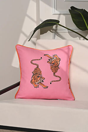 Neon Jungle Kaplan Desenli Pembe Kırlent Kılıfı – 43x43cm