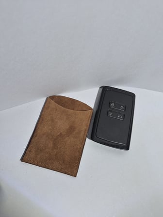 Gogo Renault Uyumlu Hakiki Deri Anahtar Kılıfı Kahve Süet El Yapımı