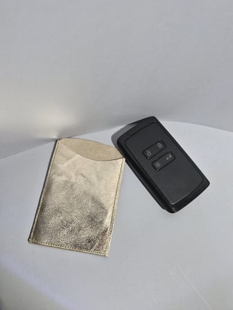 Gogo Renault Uyumlu Hakiki Deri Anahtar Kılıfı Altın