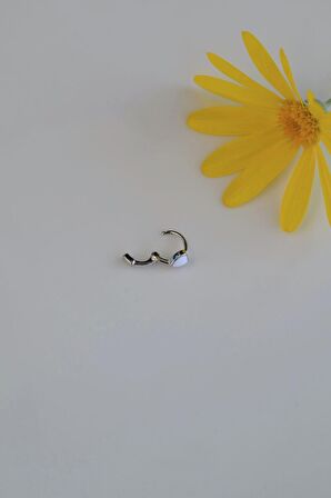 Beyaz Kalpli Halka Tragus Piercing Helix Kıkırdak Küpesi Gümüş Renkli