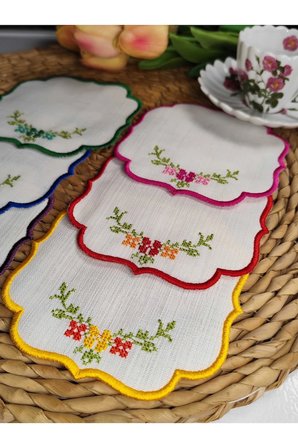 Renkli Kanaviçe İşlemeli Çiçek Nakışlı Kokteyl Peçetesi Kahve Yanı Şık Sunumluk 6’lı