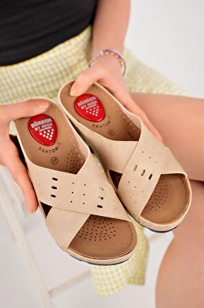 Dolgu Topuk Çapraz Bant Krem Terlik