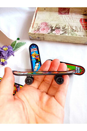 4 Adet Parmak Kaykay Plastik Oyuncak Hediye 10 Cm Erkek Kız Oyuncak Karışık Desenli