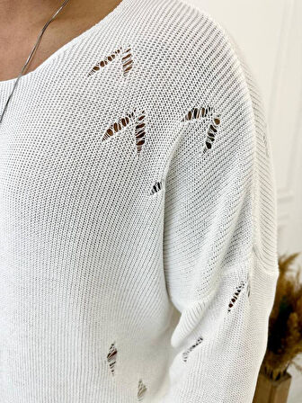 Kazak Naturel Örme Pamuk Tüylenmeyen Yırtık Detaylı Lazer Kesim Triko Kazak