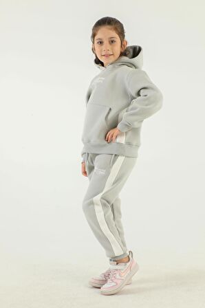 Kapüşonlu Kargo Cepli Baskı Detaylı Kız Çocuk Eşofman Takımı