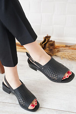 Feles Ortapedik Lazer Detaylı Kadın Sandalet Ayakkabı