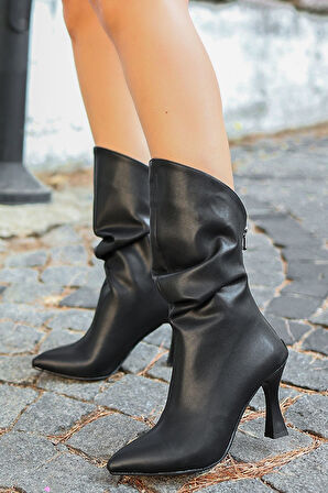 Feles Arkadan Fermuarlı Büzgülü Kadın Çizme