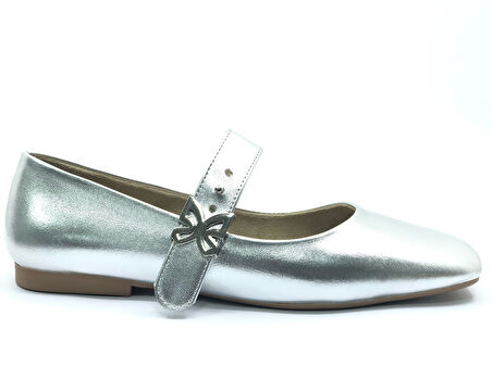 Feles Kemer Detaylı Küt Burun Kadın Babet Ayakkabı