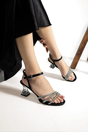 İremsu Üç Şerit Şerit Taş Detaylı 8 cm Şeffaf Topuklu İnce Platform Kadın Abiye Ayakkabı