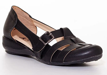 Ayakdaş Toka Detaylı Kadın Babet Ayakkabı