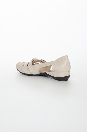 Ayakdaş Toka Detaylı Kadın Babet Ayakkabı