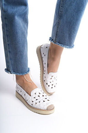 Feles Çiçek Detaylı Kadın Babet Ayakkabı