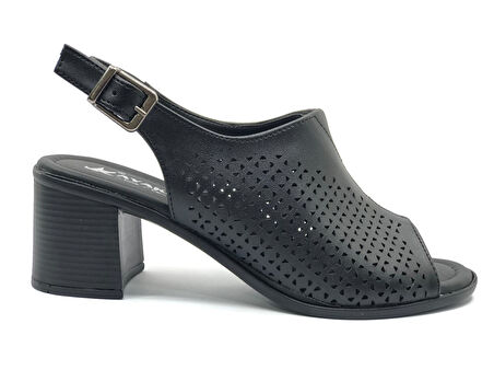 Ayakdaş Toka Detaylı Kadın Sandalet Ayakkabı