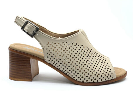 Ayakdaş Toka Detaylı Kadın Sandalet Ayakkabı