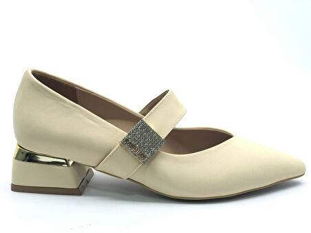 Feles Sivri Burun Toka Detaylı Kadın Topuklu Ayakkabı