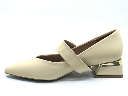 Feles Sivri Burun Toka Detaylı Kadın Topuklu Ayakkabı